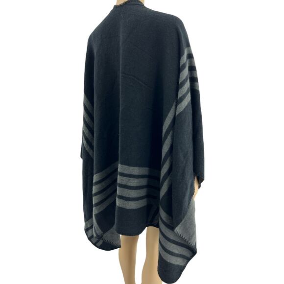 BB Dakota OS Black Gray Striped Reversible Wrap Shawl Cape Womens One Size - Picture 5 of 6